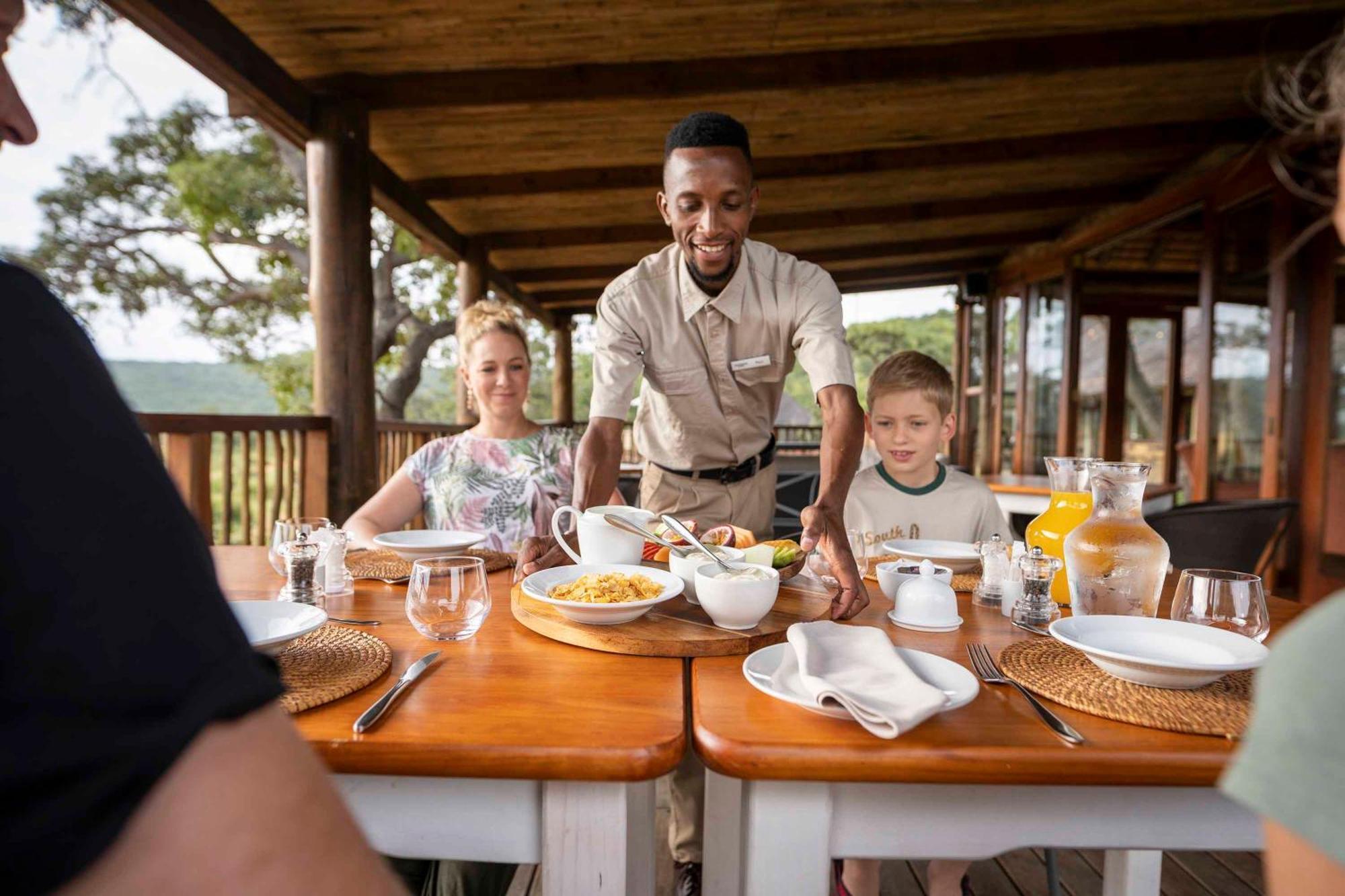 Ekuthuleni Lodge ストランド エクステリア 写真