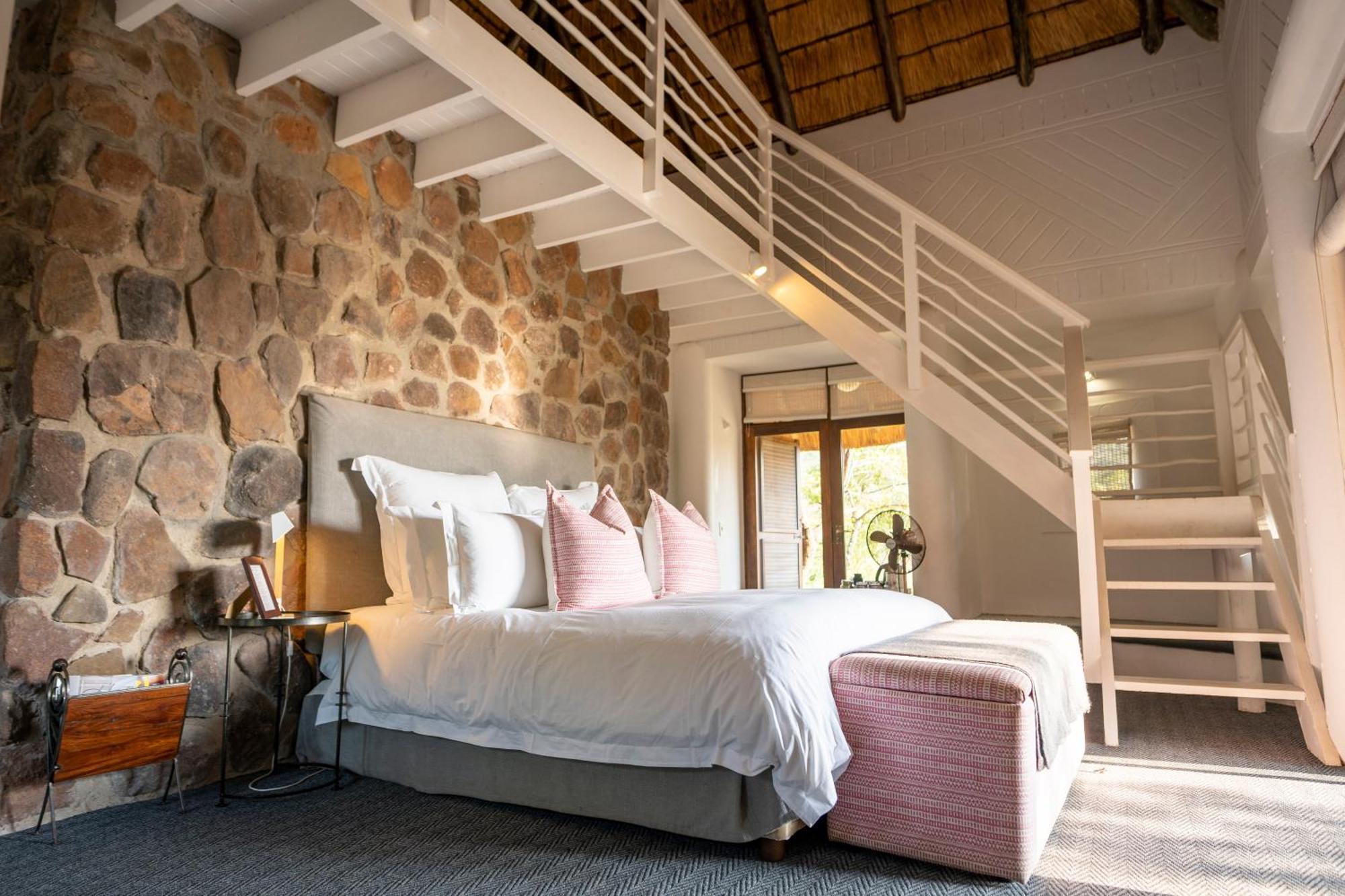 Ekuthuleni Lodge ストランド エクステリア 写真