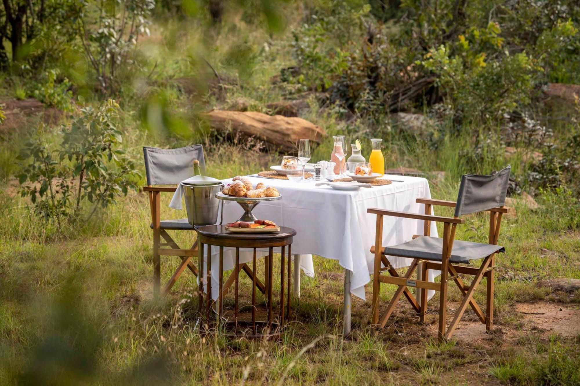 Ekuthuleni Lodge ストランド エクステリア 写真